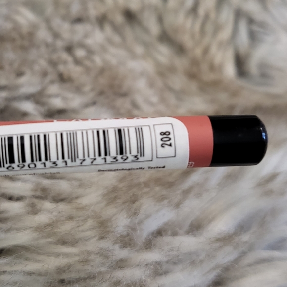 Farmasi Lip Liner 208 - Picture 2 of 2